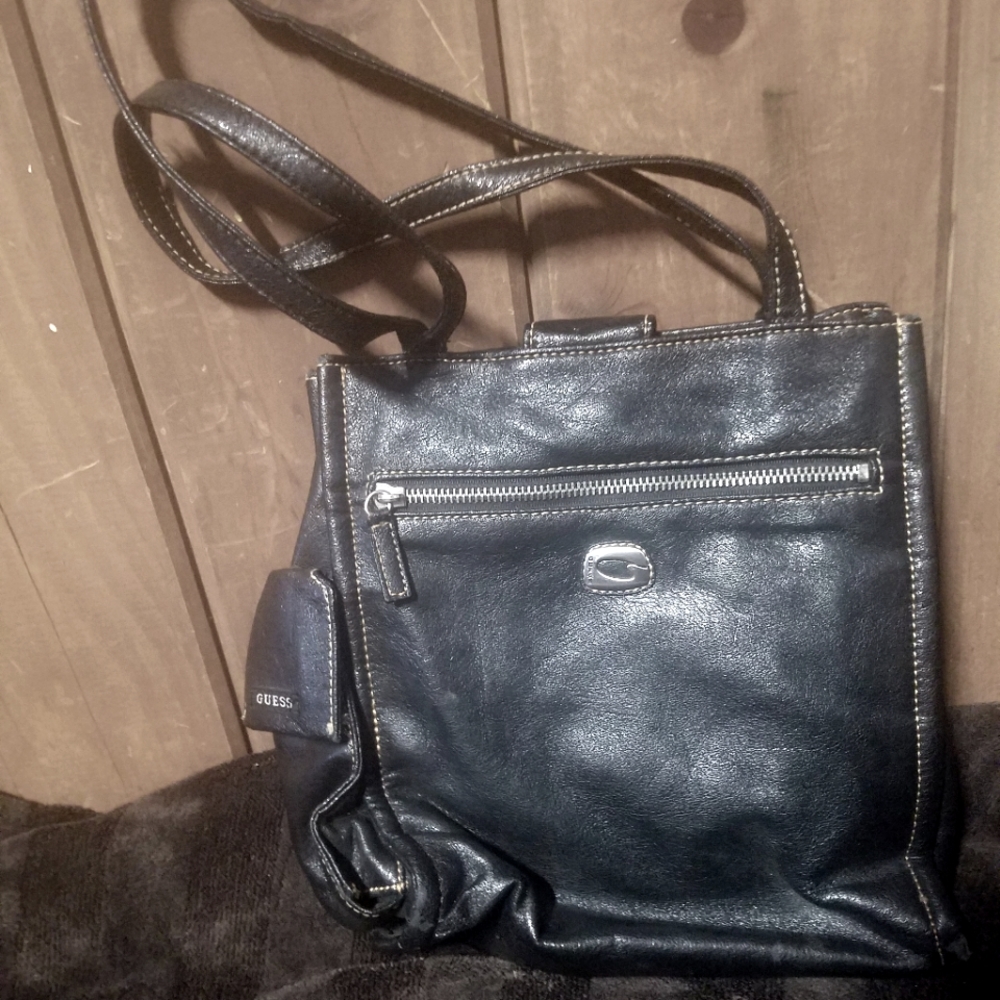 GUESS Shoulder Bag